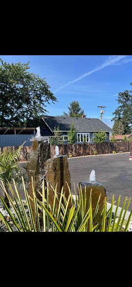 10910 NE Fourth Plain Blvd, Vancouver, WA à vendre - Photo de l’immeuble – Image 3 sur 20