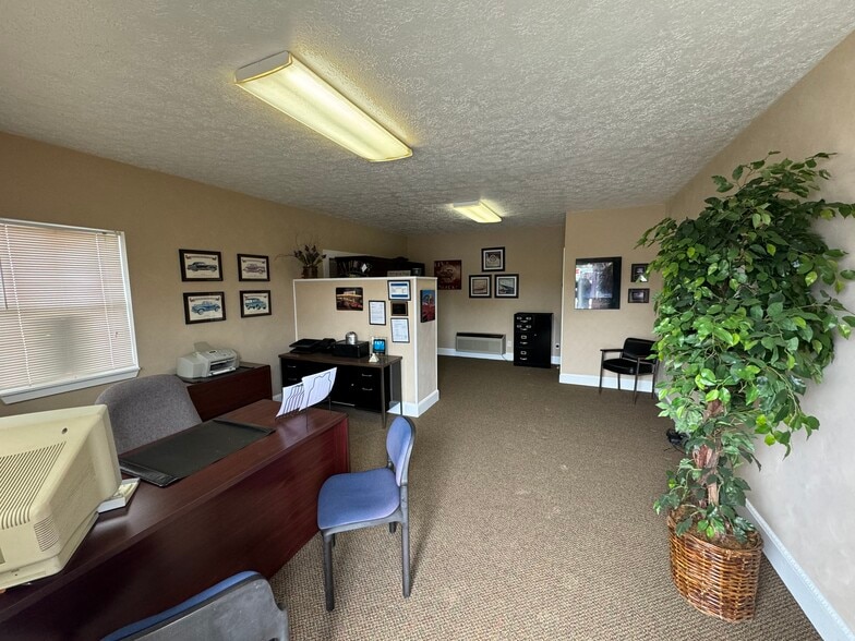 1775 W US Highway 421, Delphi, IN à vendre - Photo intérieure – Image 2 sur 32