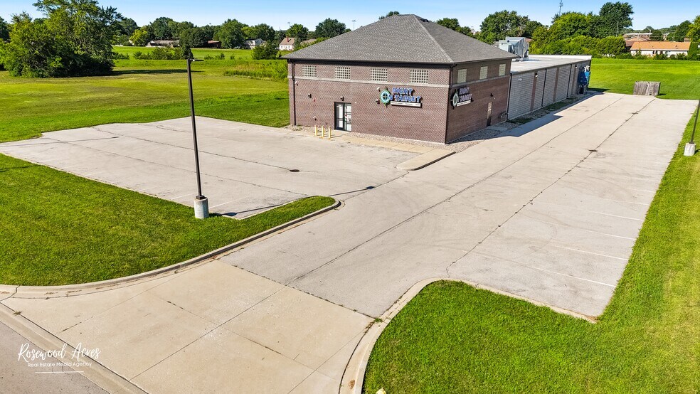 233 Mooney Dr, Bourbonnais, IL à vendre - Photo de l’immeuble – Image 3 sur 26