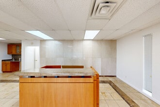 6445 Burlington Dr, Houston, TX à louer Numérisation 3D Matterport– Image 1 sur 13