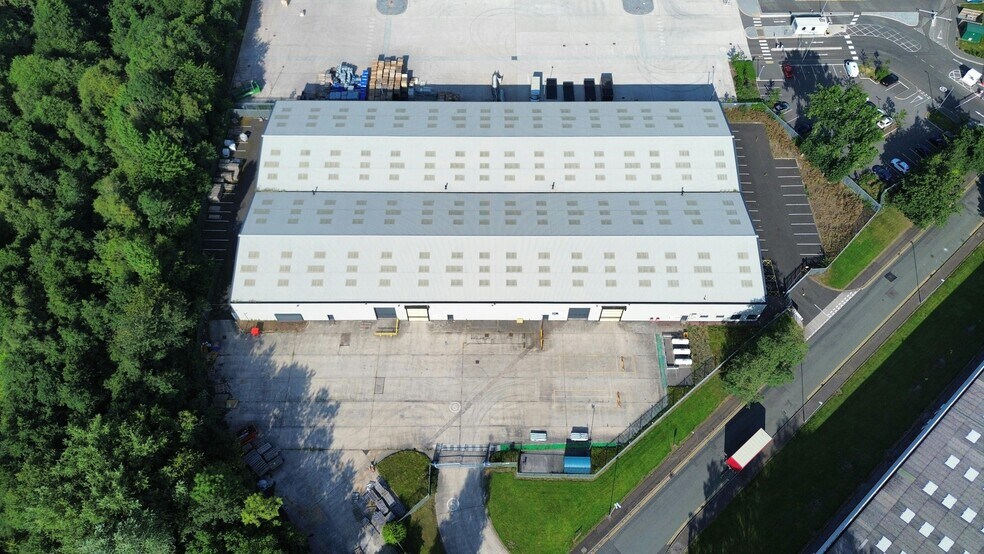 Touchet Hall Rd, Manchester à louer - Photo de l’immeuble – Image 3 sur 8