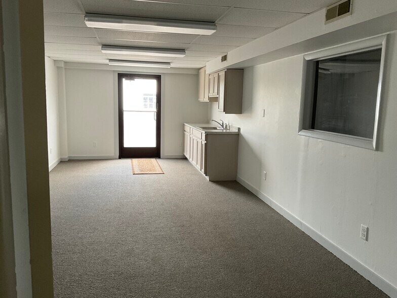 1502 E Lebanon Rd, Dover, DE à louer - Photo de l’immeuble – Image 2 sur 16