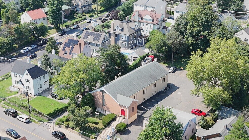 135 Remington Pl, New Rochelle, NY à louer - Vidéo sur l’annonce professionnelle – Image 2 sur 9