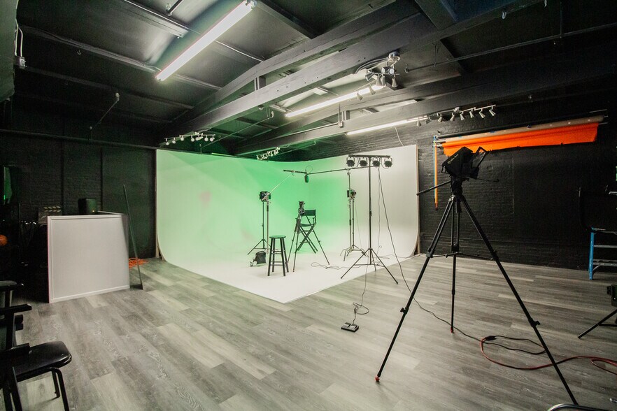 21-69 S Main St, Leicester, MA à louer - Photo de l’immeuble – Image 3 sur 52