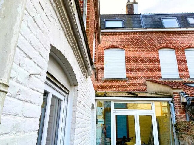Plus de détails pour Bureau à vendre