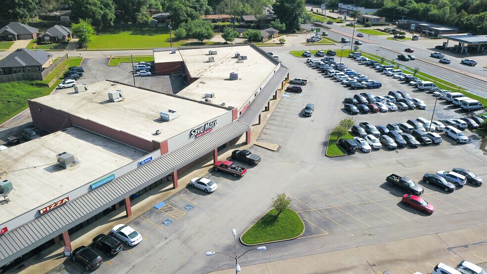 1700 S Southeast Loop 323, Tyler, TX à louer - Photo de l’immeuble – Image 1 sur 1