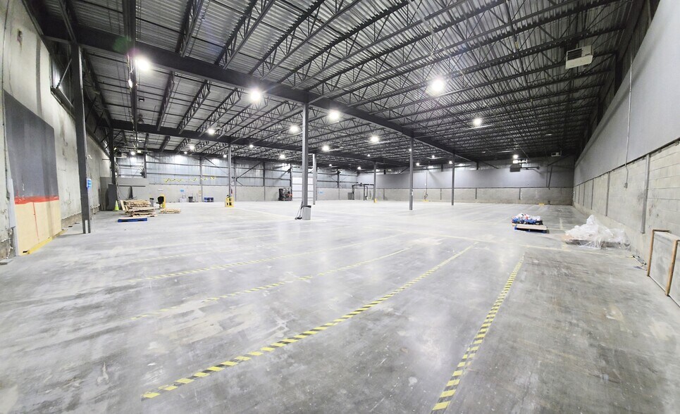 9501 Boul Parkway, Montréal, QC à louer - Photo intérieure – Image 3 sur 11