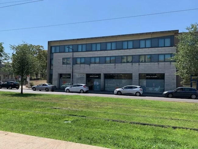 Plus de détails pour Local commercial à vendre