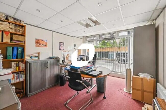 Plus de détails pour Bureau à vendre