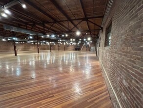 208 N Elm St, High Point, NC à vendre Photo de l’immeuble– Image 2 sur 2