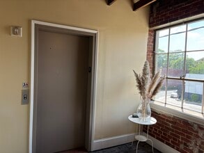 120 E Taylor St, Griffin, GA à louer Photo intérieure– Image 2 sur 4