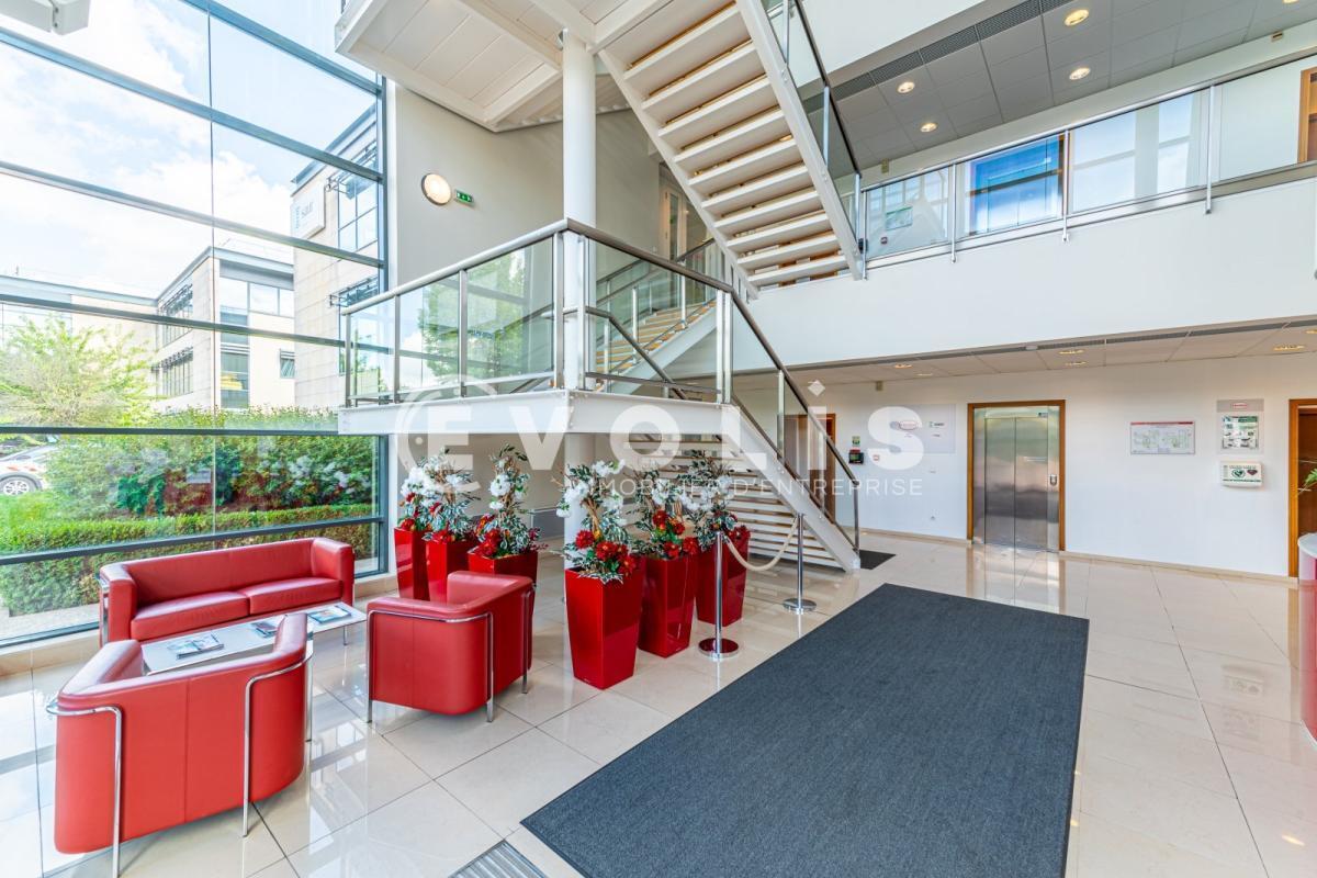 Bureau dans Serris à louer Hall d’entrée– Image 1 sur 5