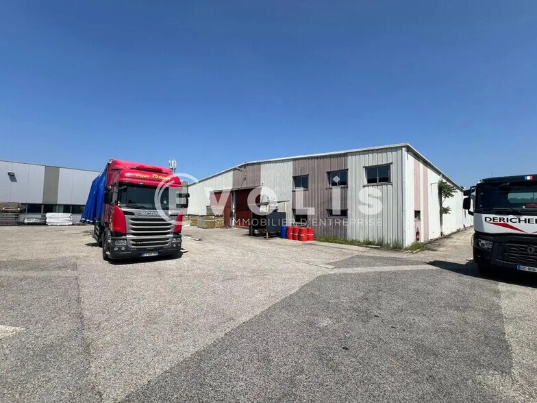 Industriel/Logistique dans Brignais à louer - Photo de l’immeuble – Image 1 sur 13