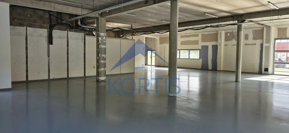 Local d’activités dans Saint-Priest à louer - Photo de l’immeuble – Image 2 sur 10