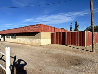 Plus de détails pour 501 E Broadway St, Andrews, TX - Bureau à vendre
