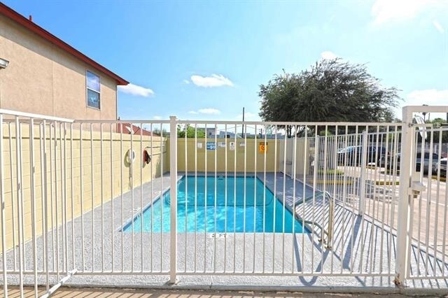 5402 Marcella Ave, Laredo, TX à vendre - Photo de l’immeuble – Image 3 sur 29
