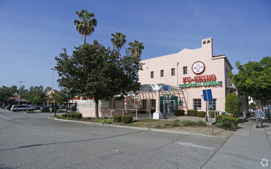 2960 E Colorado Blvd, Pasadena, CA à vendre - Photo principale – Image 1 sur 12