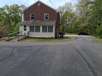 Plus de détails pour 327 Eddie Dowling Hwy, North Smithfield, RI - Logement à vendre