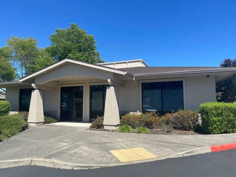 2911 Cleveland Ave, Santa Rosa, CA à louer - Photo de l’immeuble – Image 3 sur 12