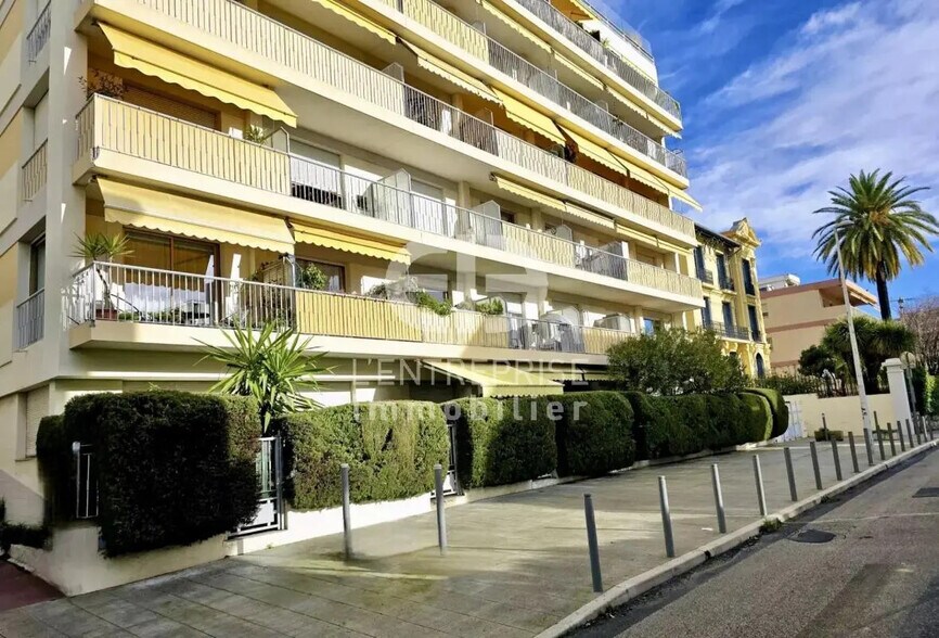 Bureau dans Nice à louer - Photo de l’immeuble – Image 2 sur 8