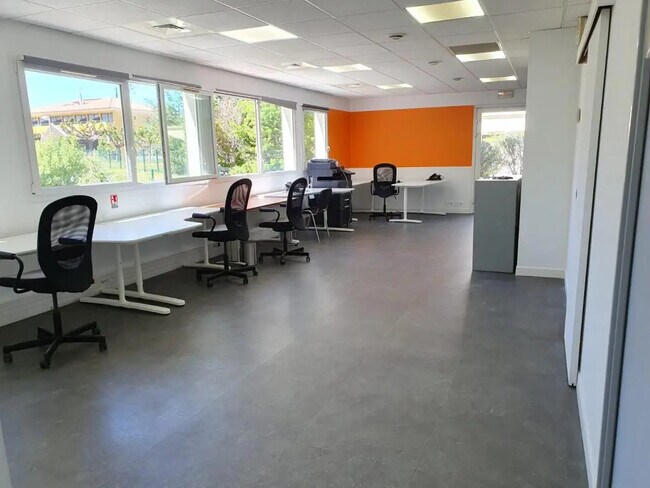 Plus de détails pour Bureau à louer