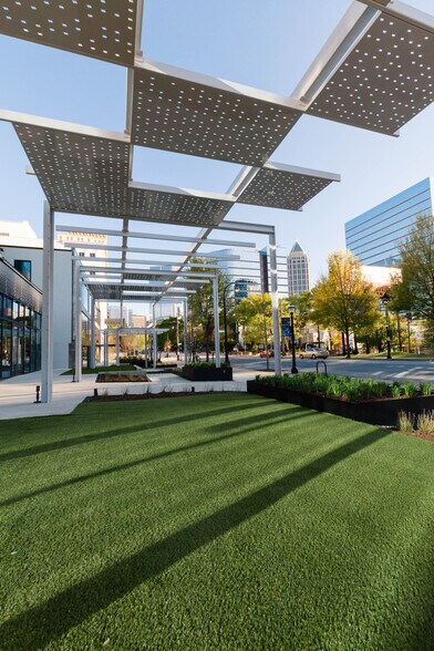 1401 Peachtree St NE, Atlanta, GA à louer - Photo de l’immeuble – Image 3 sur 12