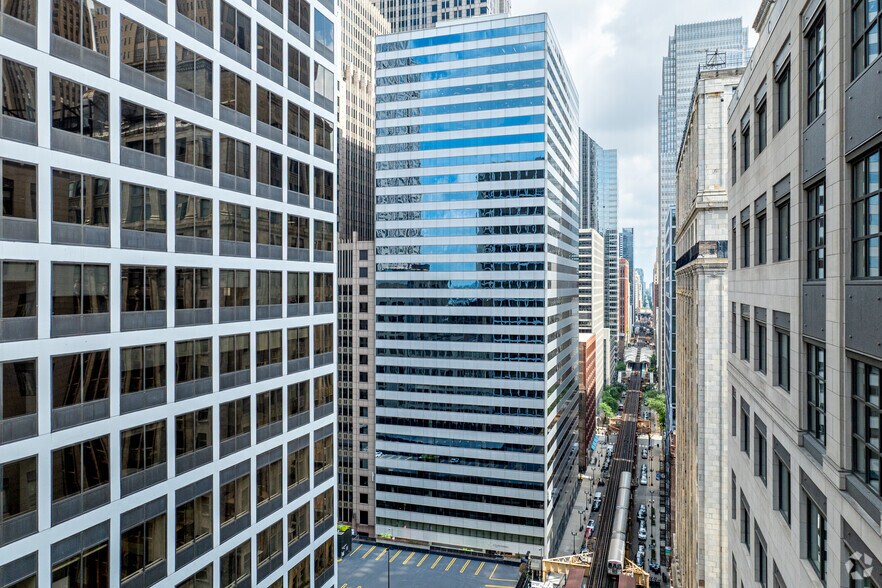 200 W Adams St, Chicago, IL à louer - Photo de l’immeuble – Image 3 sur 30