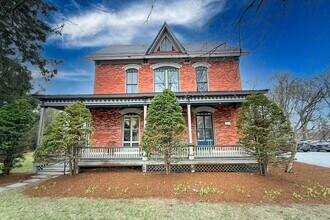 5224 Shelburne Rd, Shelburne, VT à louer Photo intérieure– Image 1 sur 4
