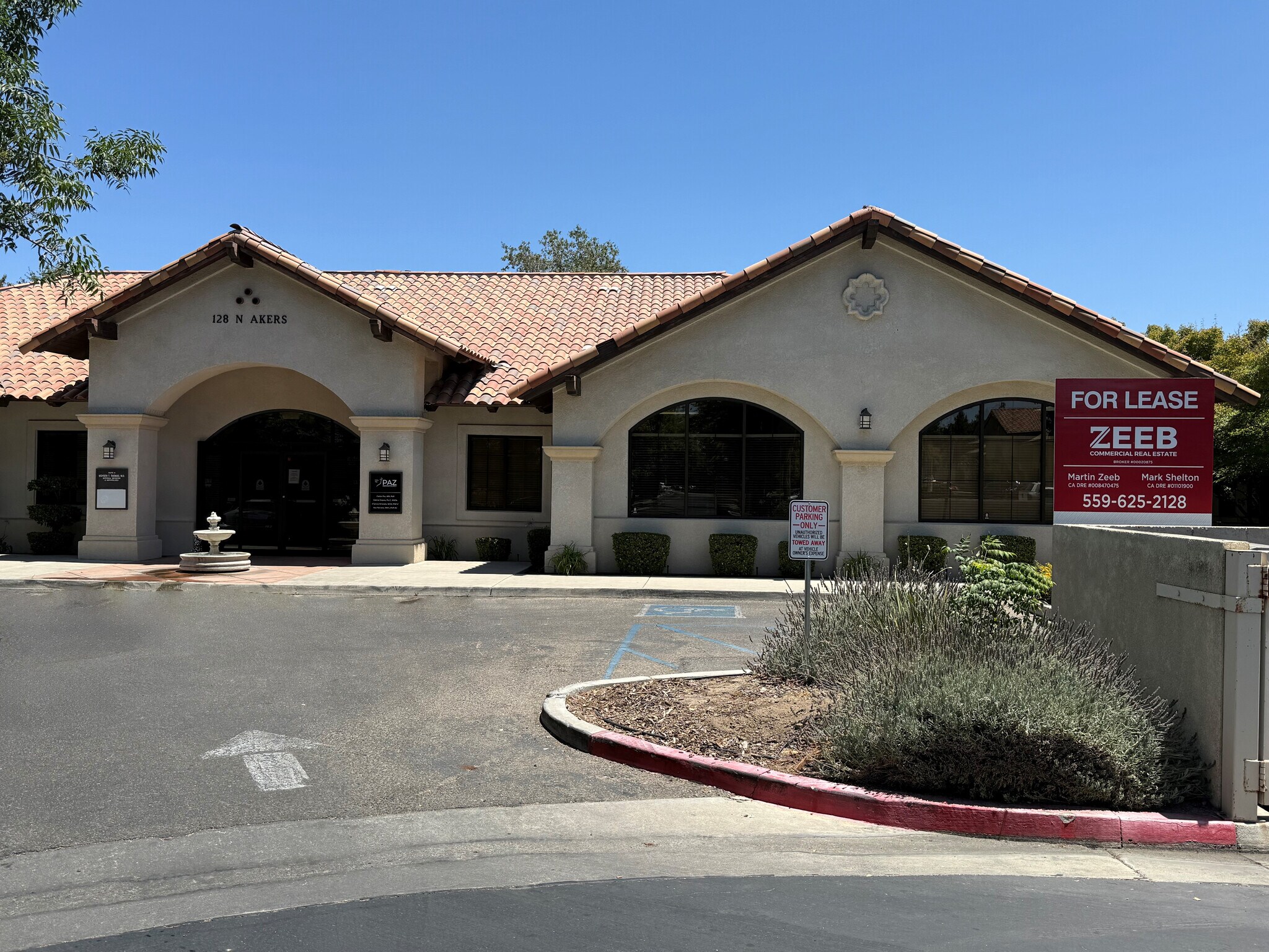 128 N Akers St, Visalia, CA à louer Photo de l’immeuble– Image 1 sur 12