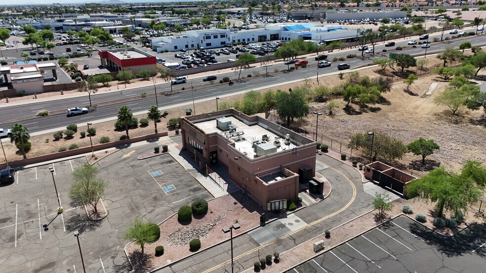1810 W Elliot Rd, Tempe, AZ à louer - Photo de l’immeuble – Image 2 sur 2