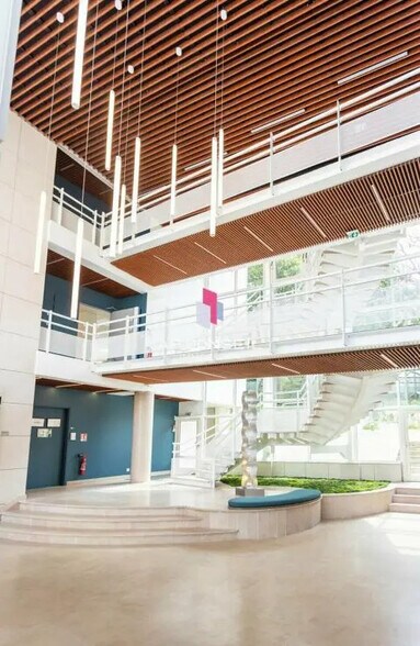 Bureau dans Versailles à louer - Hall d’entrée – Image 2 sur 6