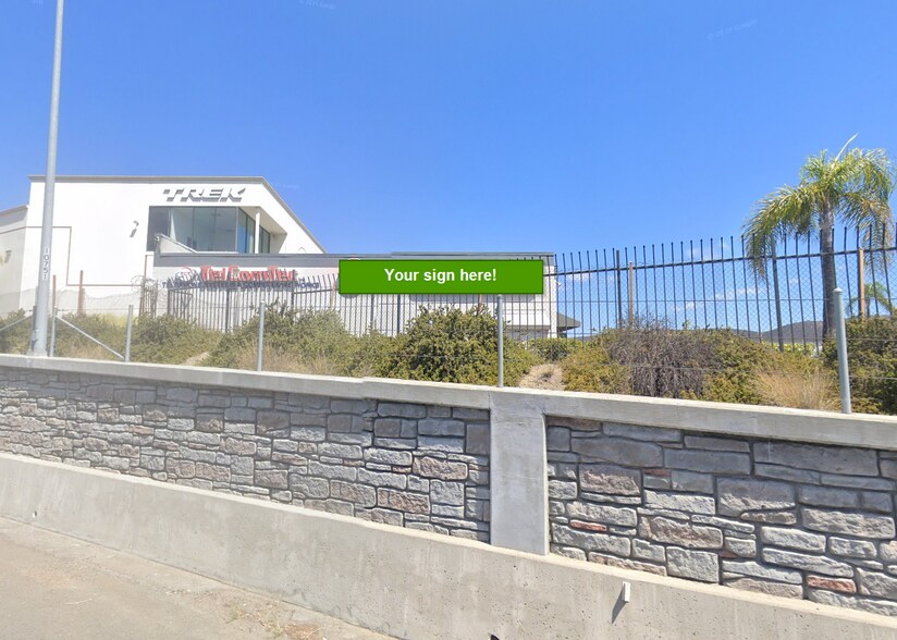 120 N Pacific St, San Marcos, CA à louer - Photo de l’immeuble – Image 2 sur 4