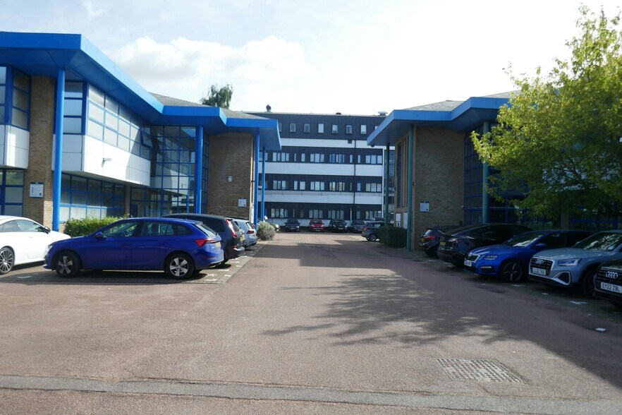 Edinburgh Way, Harlow à louer - Photo de l’immeuble – Image 2 sur 29