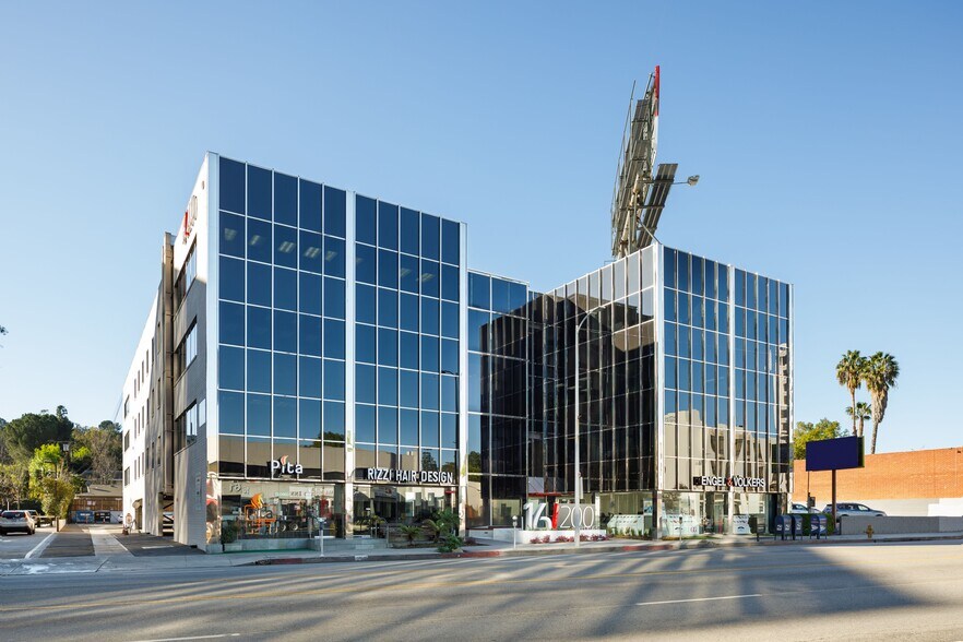 16200 Ventura Blvd, Encino, CA à louer - Photo de l’immeuble – Image 1 sur 24