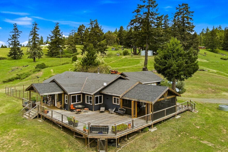549 Brown Rd, Myers Flat, CA à vendre - Photo de l’immeuble – Image 3 sur 38