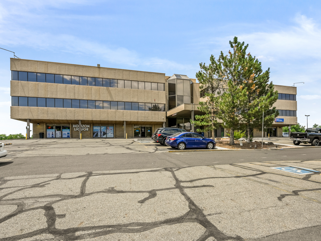 715 Horizon Dr, Grand Junction, CO à louer Photo de l’immeuble– Image 1 sur 12