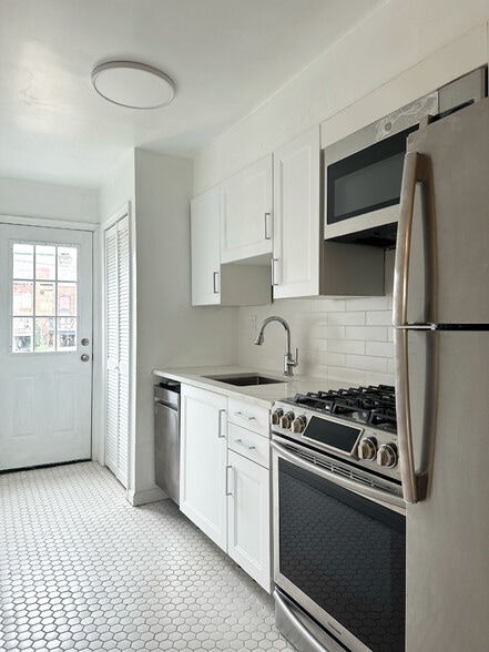 1280 16th St NE, Washington, DC à vendre - Photo de l’immeuble – Image 3 sur 22