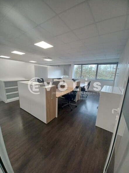 Bureau dans Collegien à louer - Photo intérieure – Image 1 sur 7