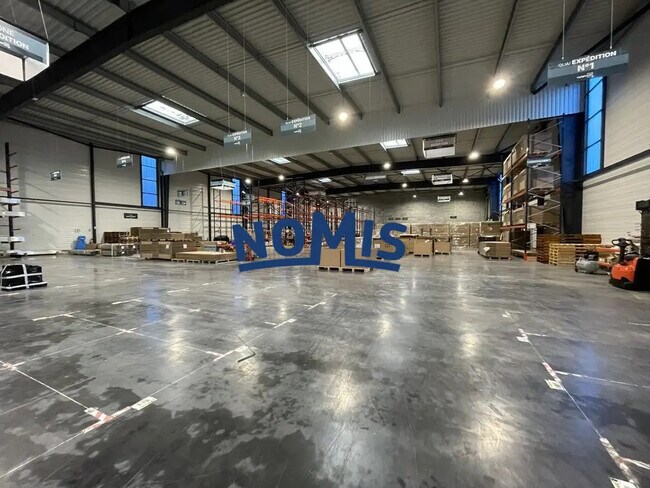 Plus de détails pour Industriel/Logistique à louer