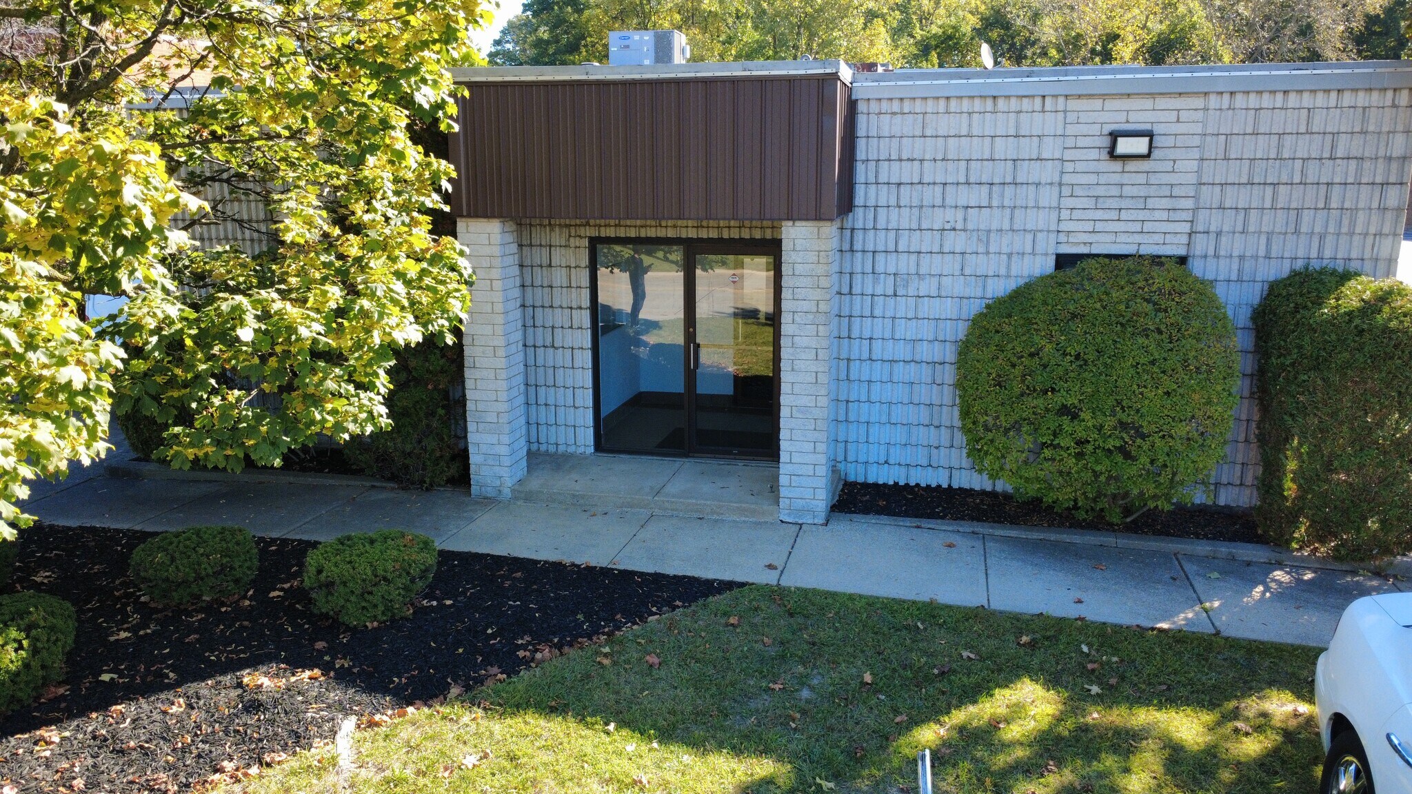 4517-4525 Renaissance Pky, Warrensville Heights, OH à louer Photo de l’immeuble– Image 1 sur 6
