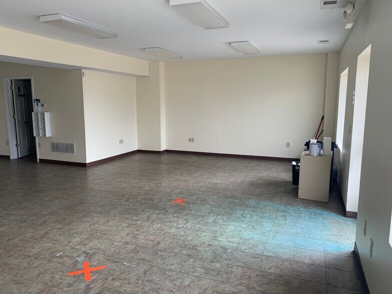 121 Dewey Dr, Nicholasville, KY à louer - Photo de l’immeuble – Image 3 sur 13