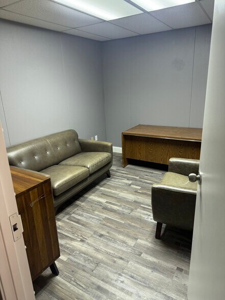 16304 Midway Rd, Addison, TX à vendre - Photo de l’immeuble – Image 3 sur 20