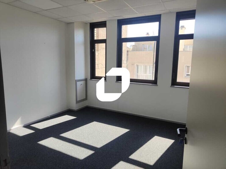 Bureau dans Nanterre à vendre - Photo intérieure – Image 1 sur 4