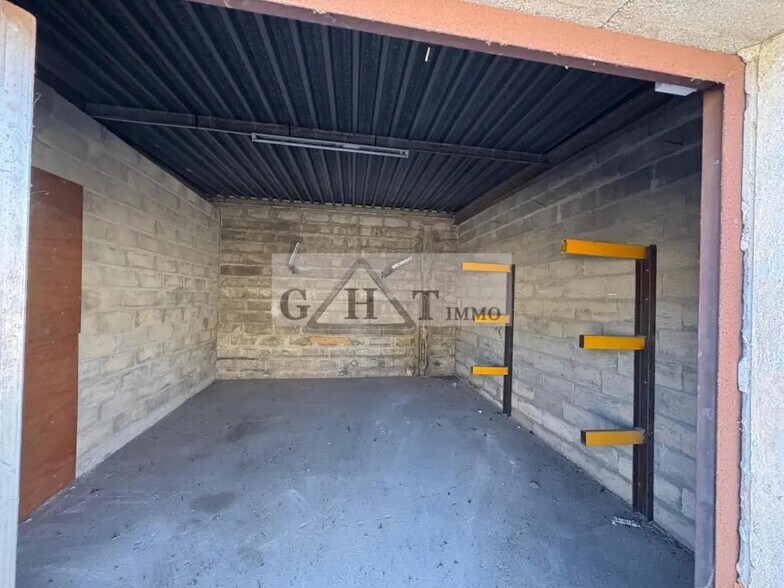 Bureau dans Dammarie-les-Lys à louer - Photo de l’immeuble – Image 1 sur 6