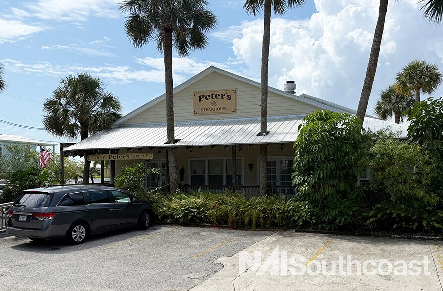 3200 NE Maple Ave, Jensen Beach, FL à vendre - Photo de l’immeuble – Image 1 sur 15