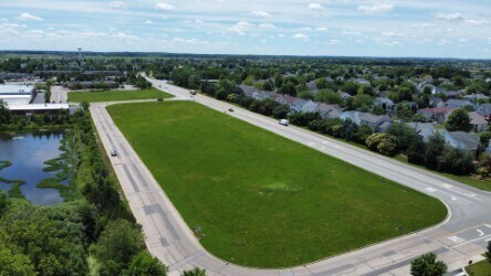 Algonquin & Lakewood Rd, Lake In The Hills, IL à vendre Photo de l’immeuble– Image 1 sur 6