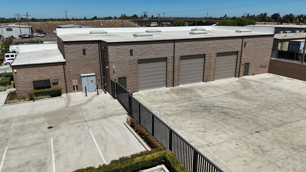 1650 Olympic Dr, Turlock, CA à louer - Photo de l’immeuble – Image 2 sur 15