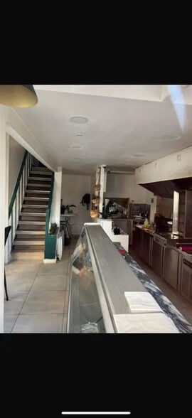 Local commercial dans Paris à louer - Photo intérieure – Image 2 sur 2