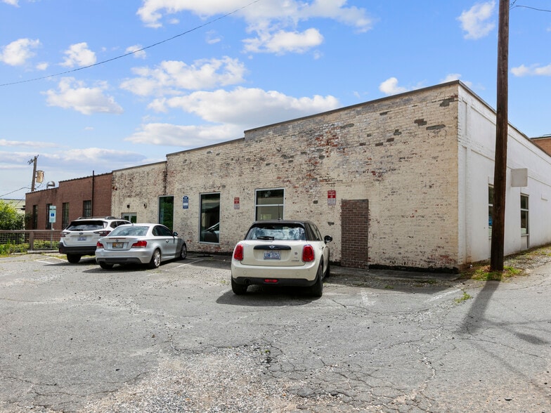 37 N Broad St, Brevard, NC à vendre - Photo de l’immeuble – Image 2 sur 13