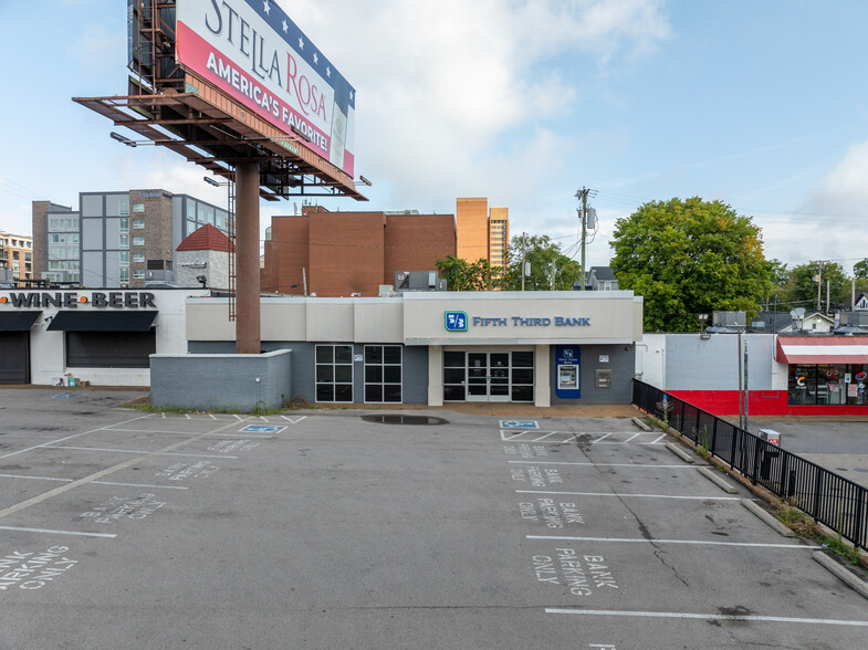 2814 W End Ave, Nashville, TN à louer - Photo de l’immeuble – Image 2 sur 10